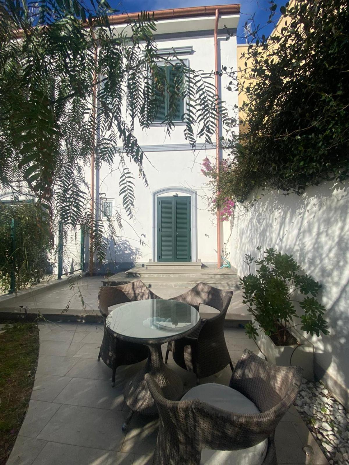 La Lanterna Sul Mare Villa Livorno Exterior photo